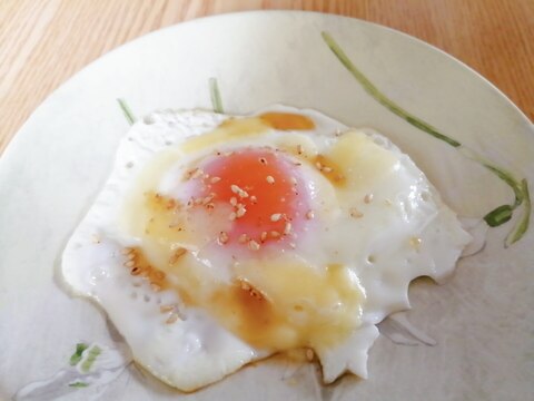 チーズとごまの目玉焼き